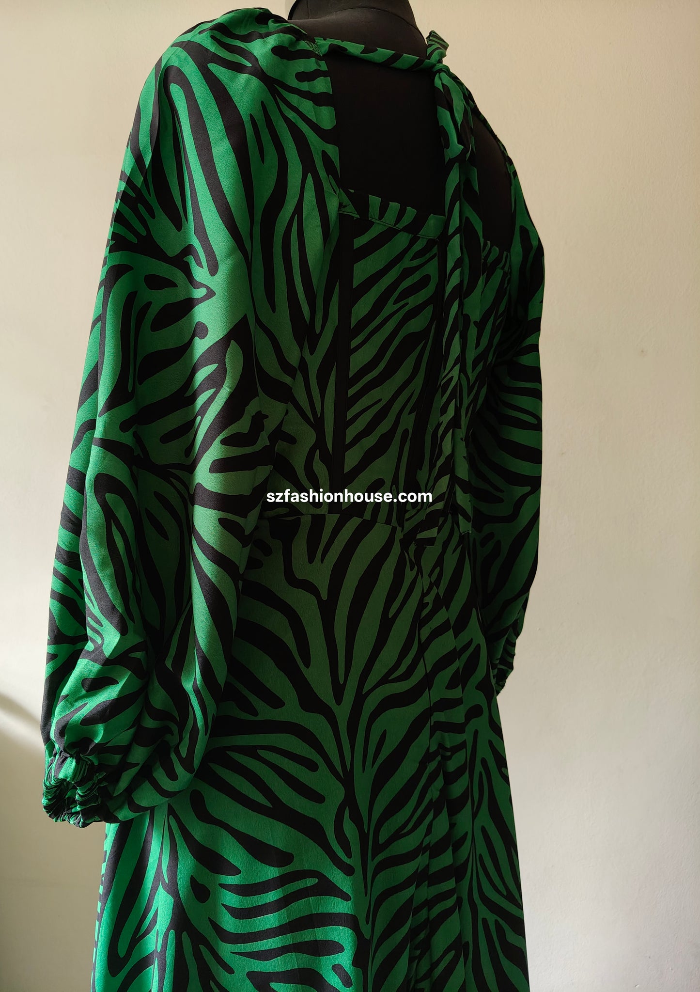 Emerald Zebra Corset Gown with Puff Sleeves – Size M