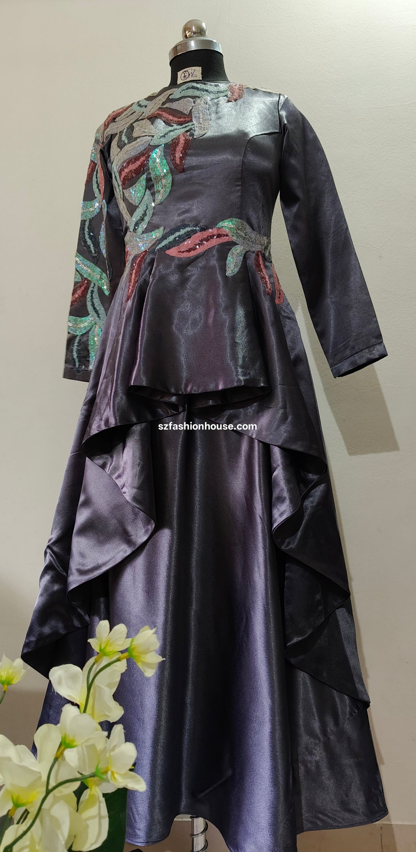 Elegant Grey Satin Gown with Sequin Patchwork – Size M