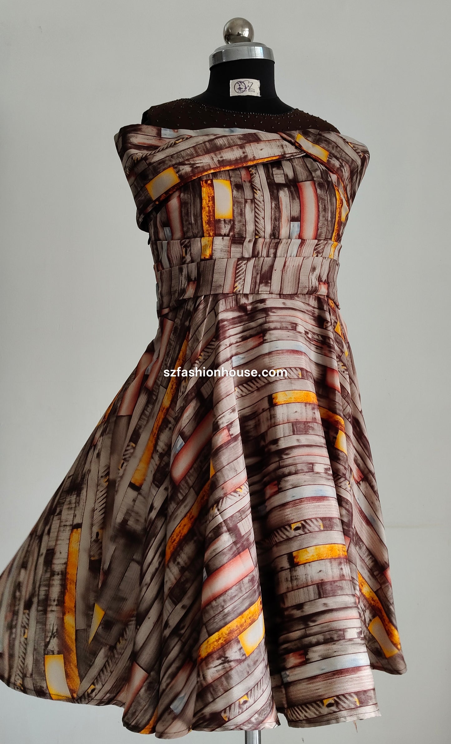 Patterned dress - Women's gowns | gown for women party wear