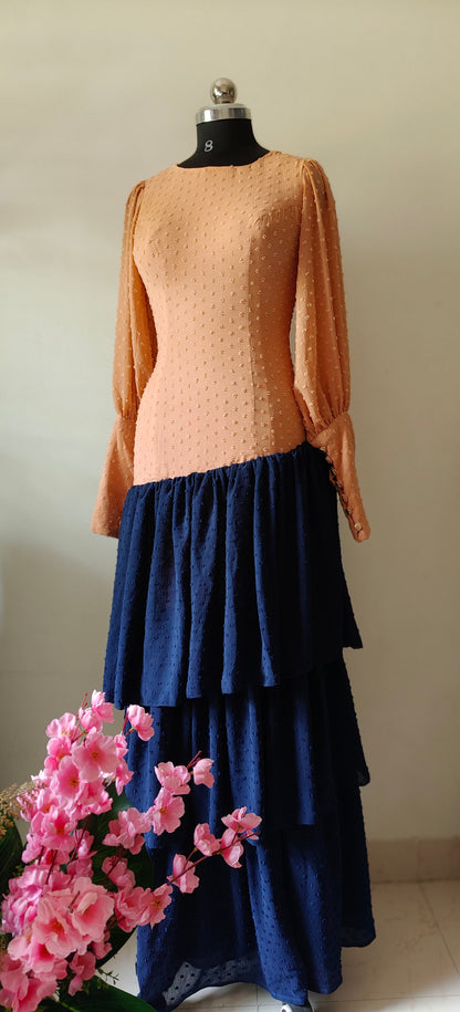 Cream & Navy Blue Tiered Gown with Flared Sleeves – Size M