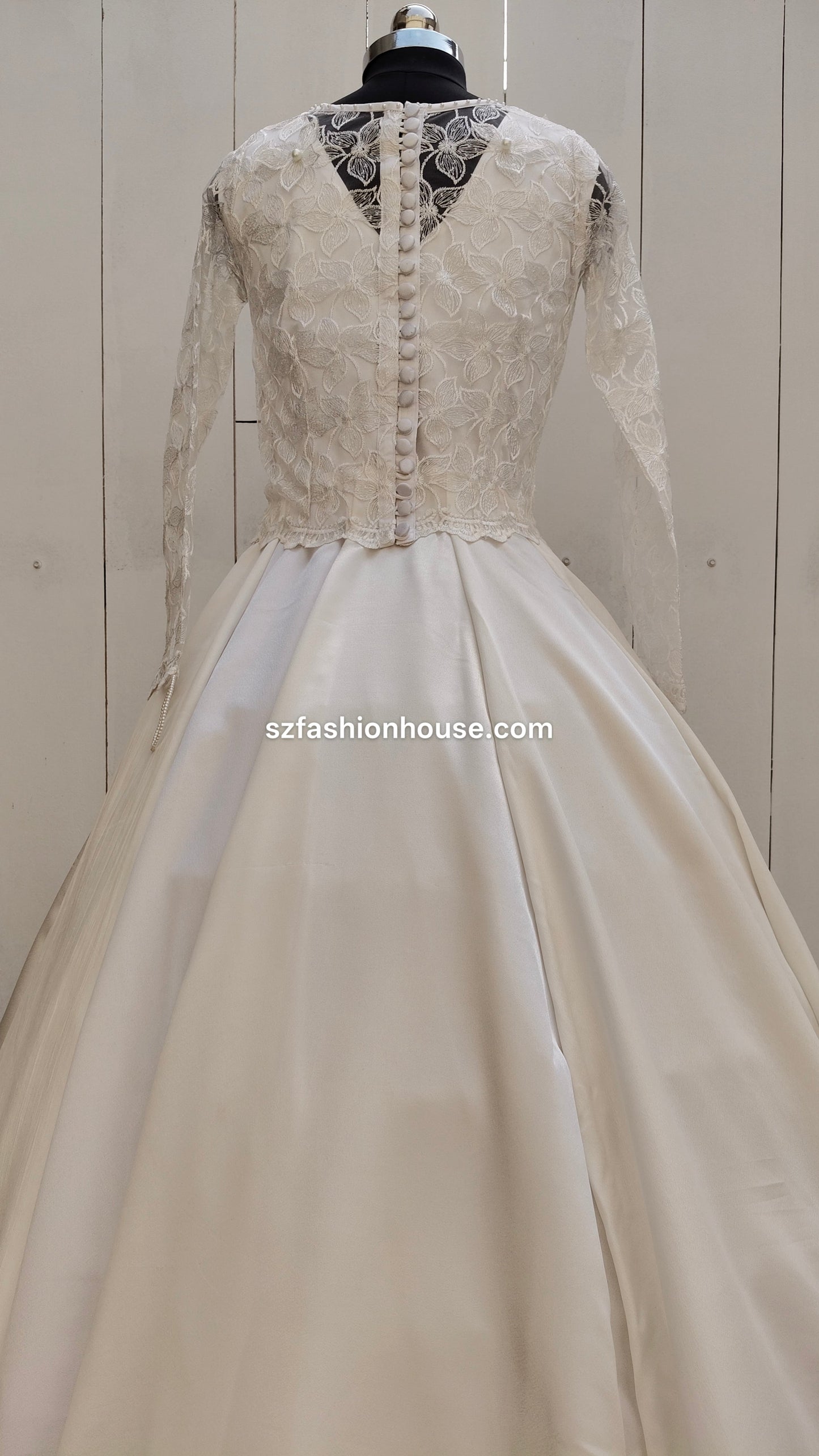White lace wedding dress 