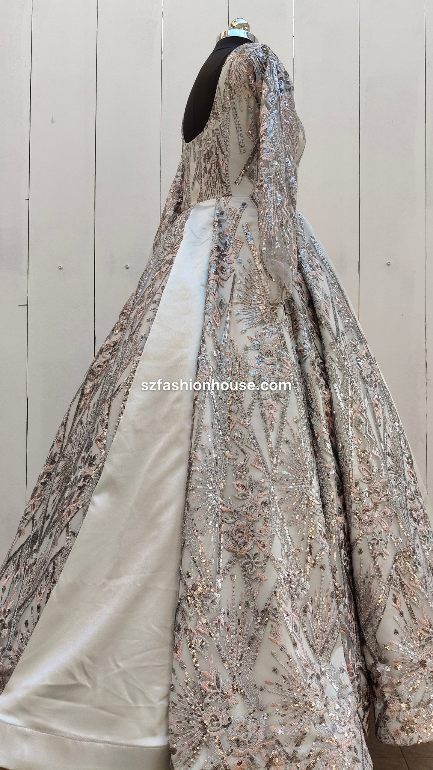 Elegant dress with floral patterns