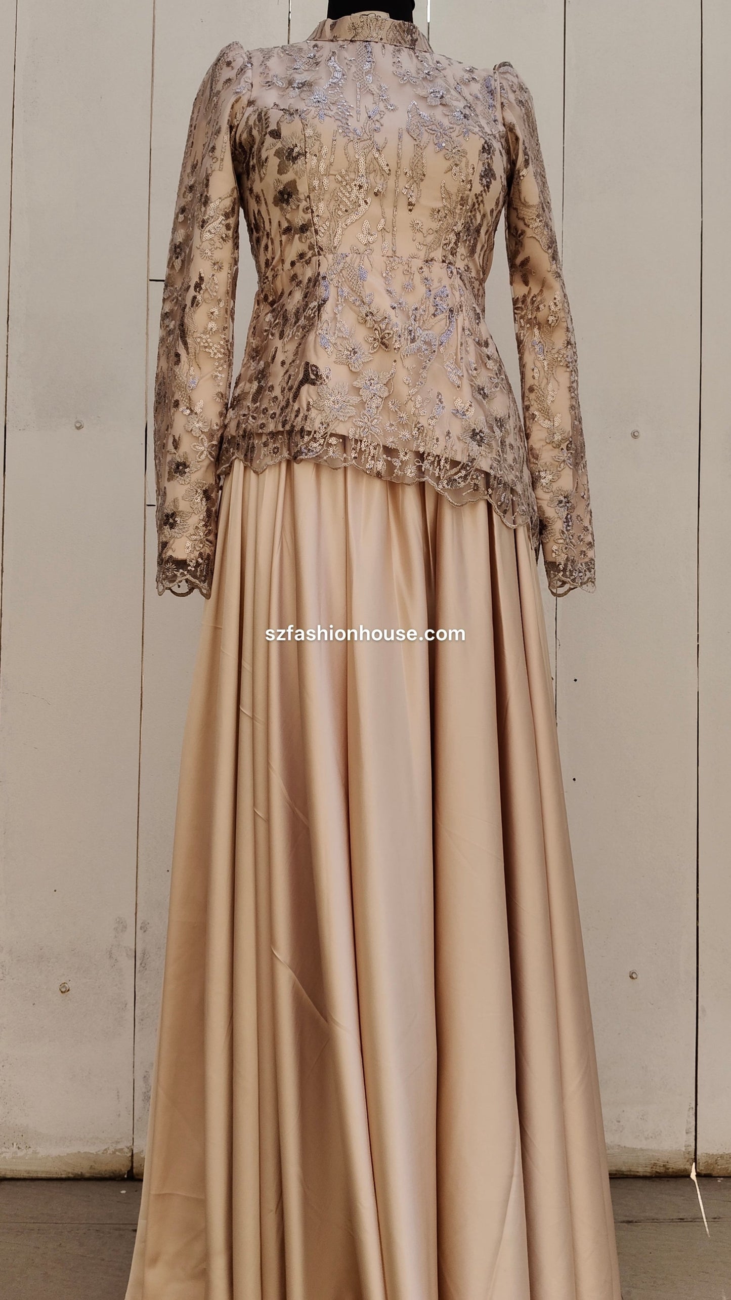  traditional outfit with floral top and beige skirt 