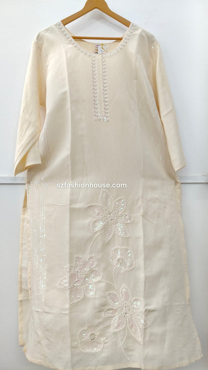 Beige kurta with floral embroidery
