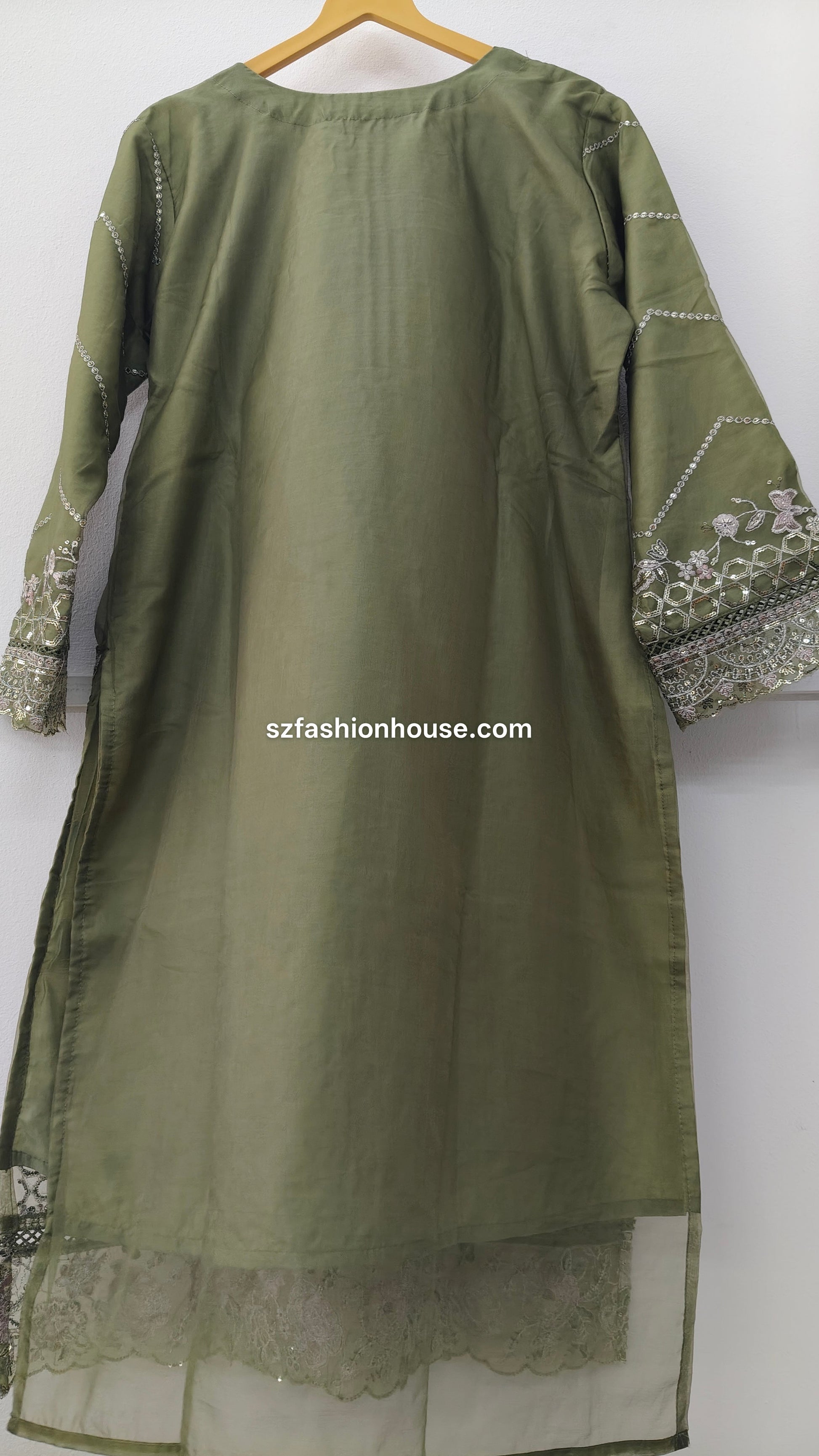 Green kurta with embroidery 