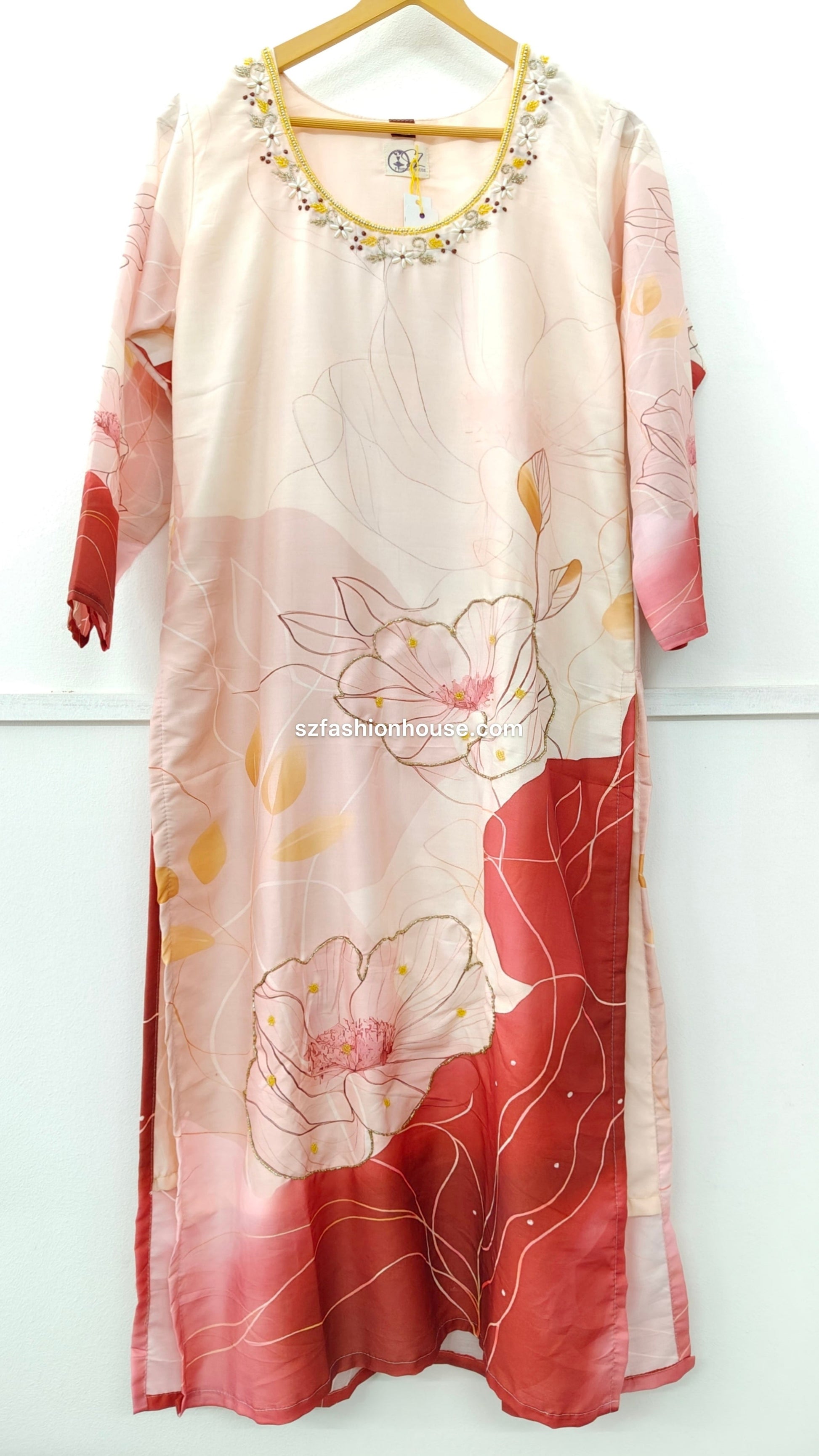 Floral dress with embroidery 