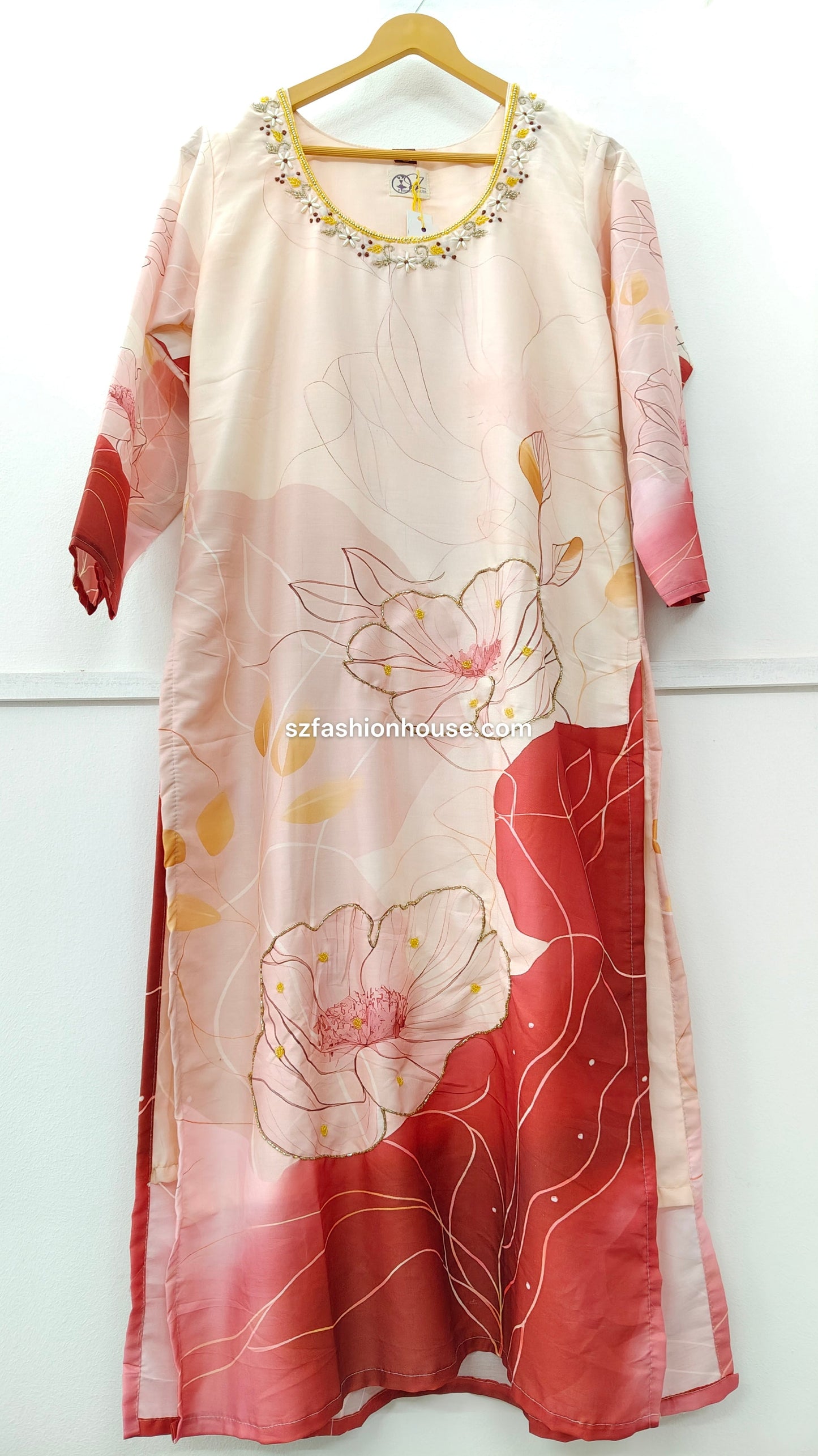 Floral dress with pink and red colors 