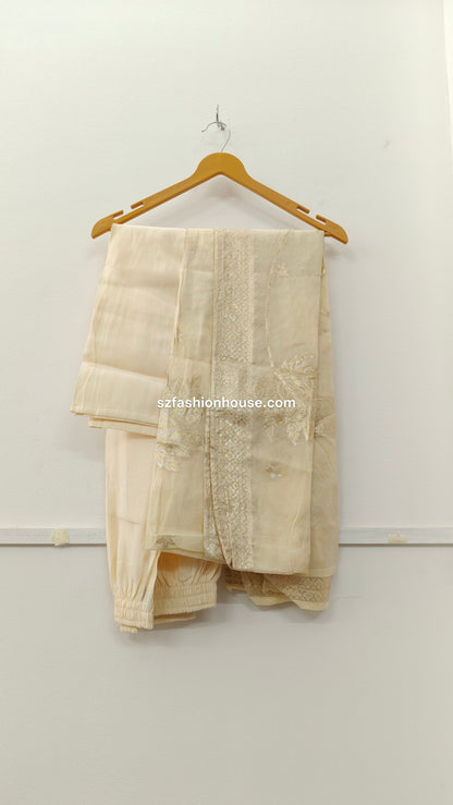 Beige dupatta and pant 